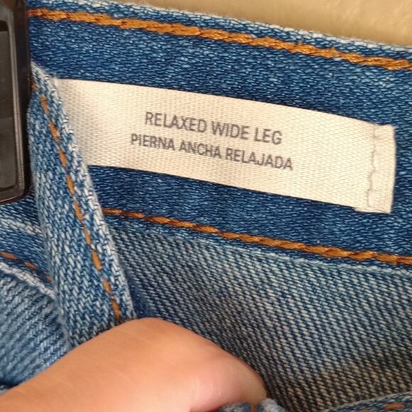 Universal Threads Relaxed Wide Leg Medium Wash Denim 100% Cotton Size 6/28R - Picture 4 of 9